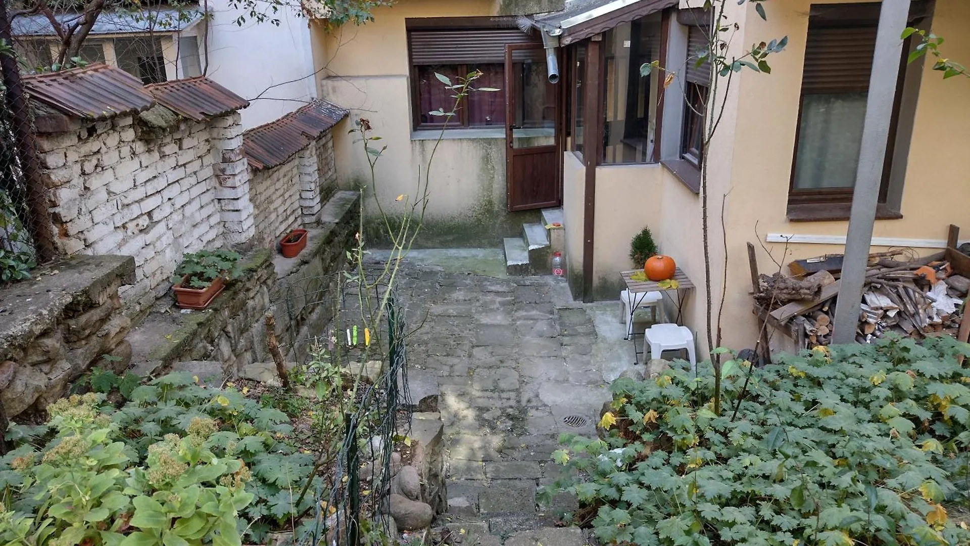 Charming Central Home With Garden Near Parking And Ndk Sofia Bulgaria