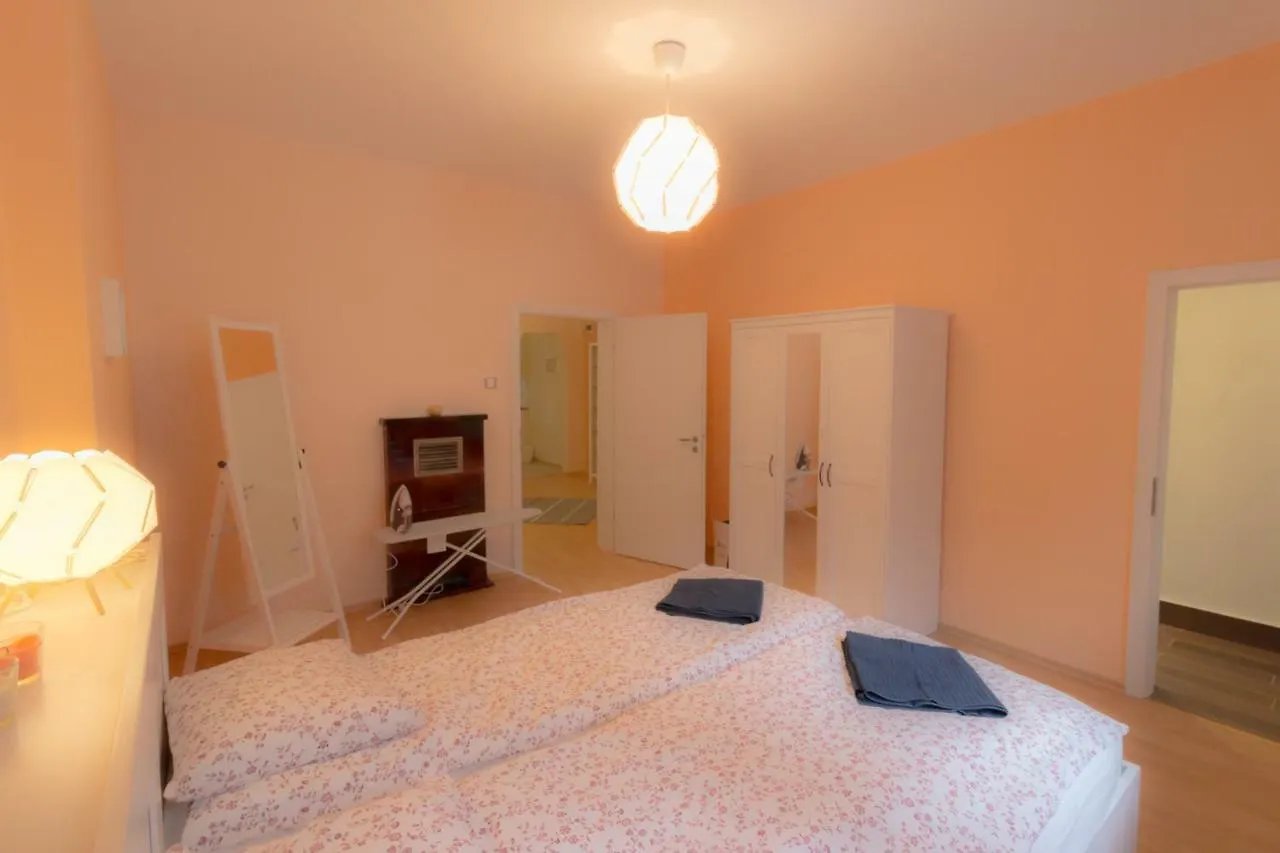 Charming Central Home With Garden Near Parking And Ndk Sofia Apartment
